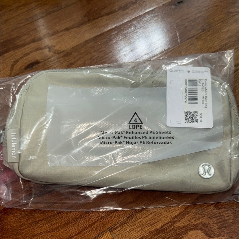 Lululemon Everywhere Belt Bag